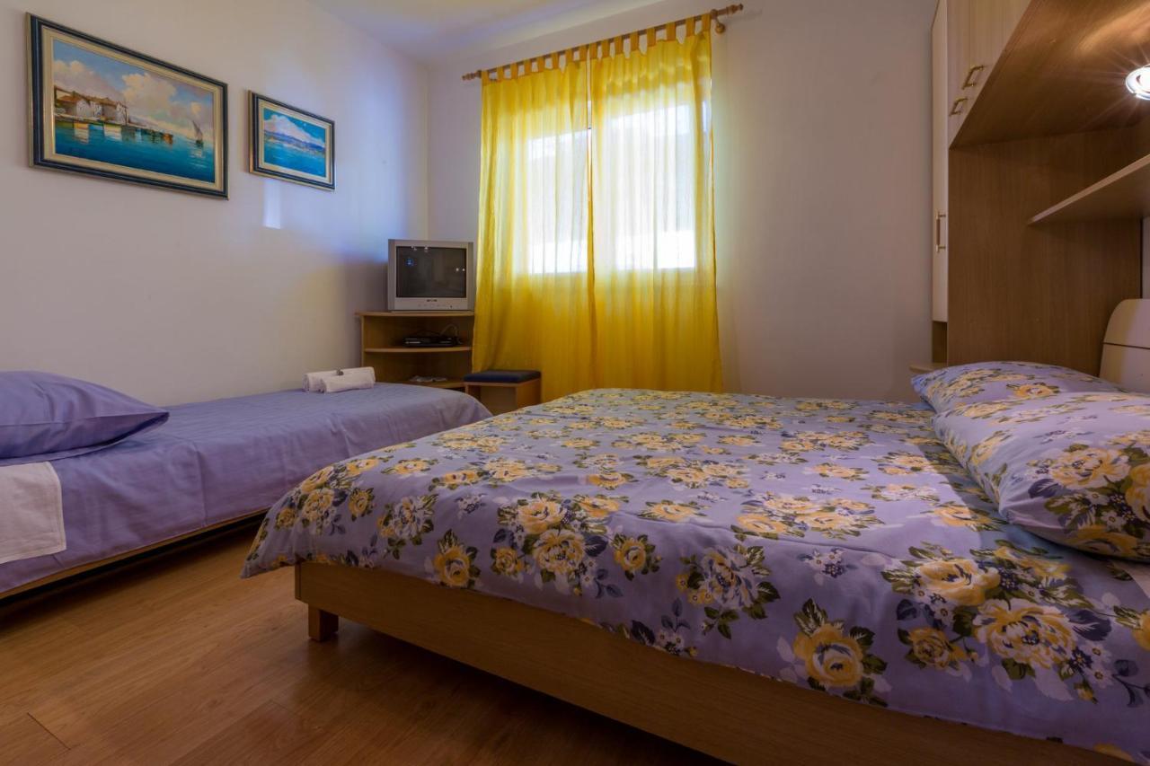 Apartments Domino R ดรามัลย์ ภายนอก รูปภาพ