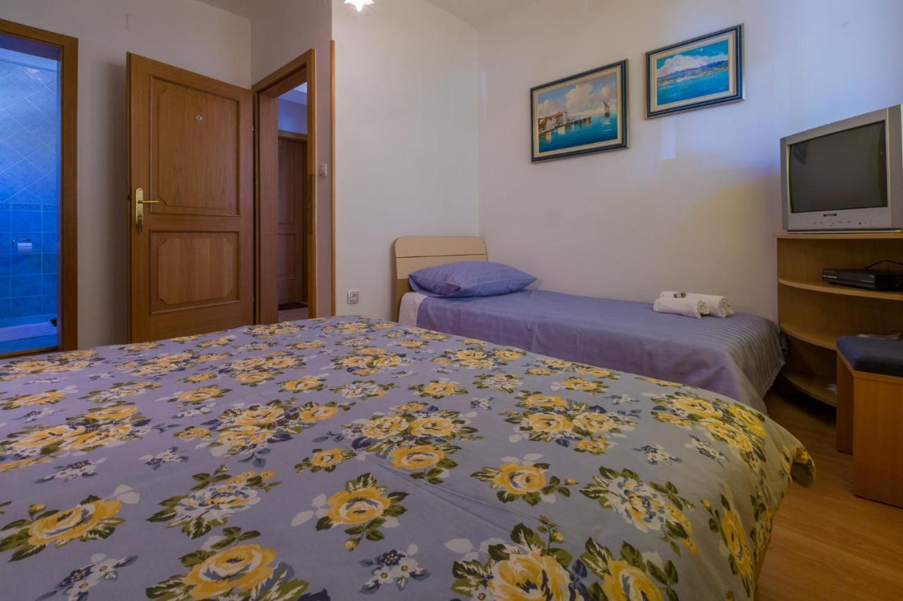 Apartments Domino R ดรามัลย์ ภายนอก รูปภาพ