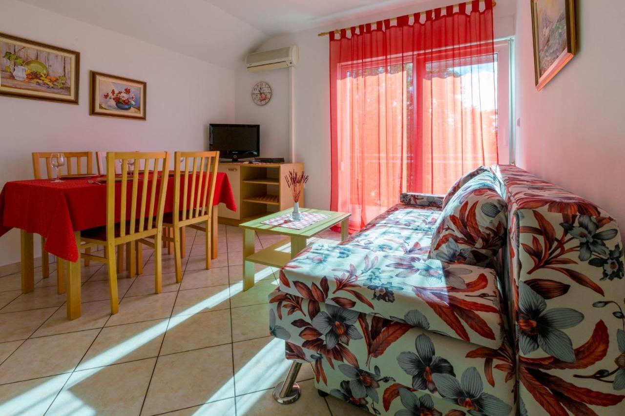 Apartments Domino R ดรามัลย์ ภายนอก รูปภาพ