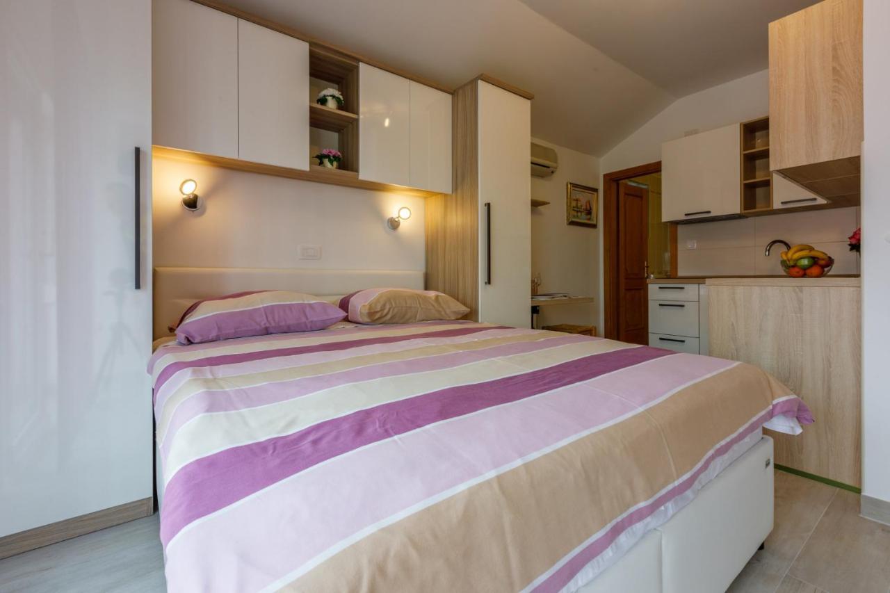 Apartments Domino R ดรามัลย์ ภายนอก รูปภาพ