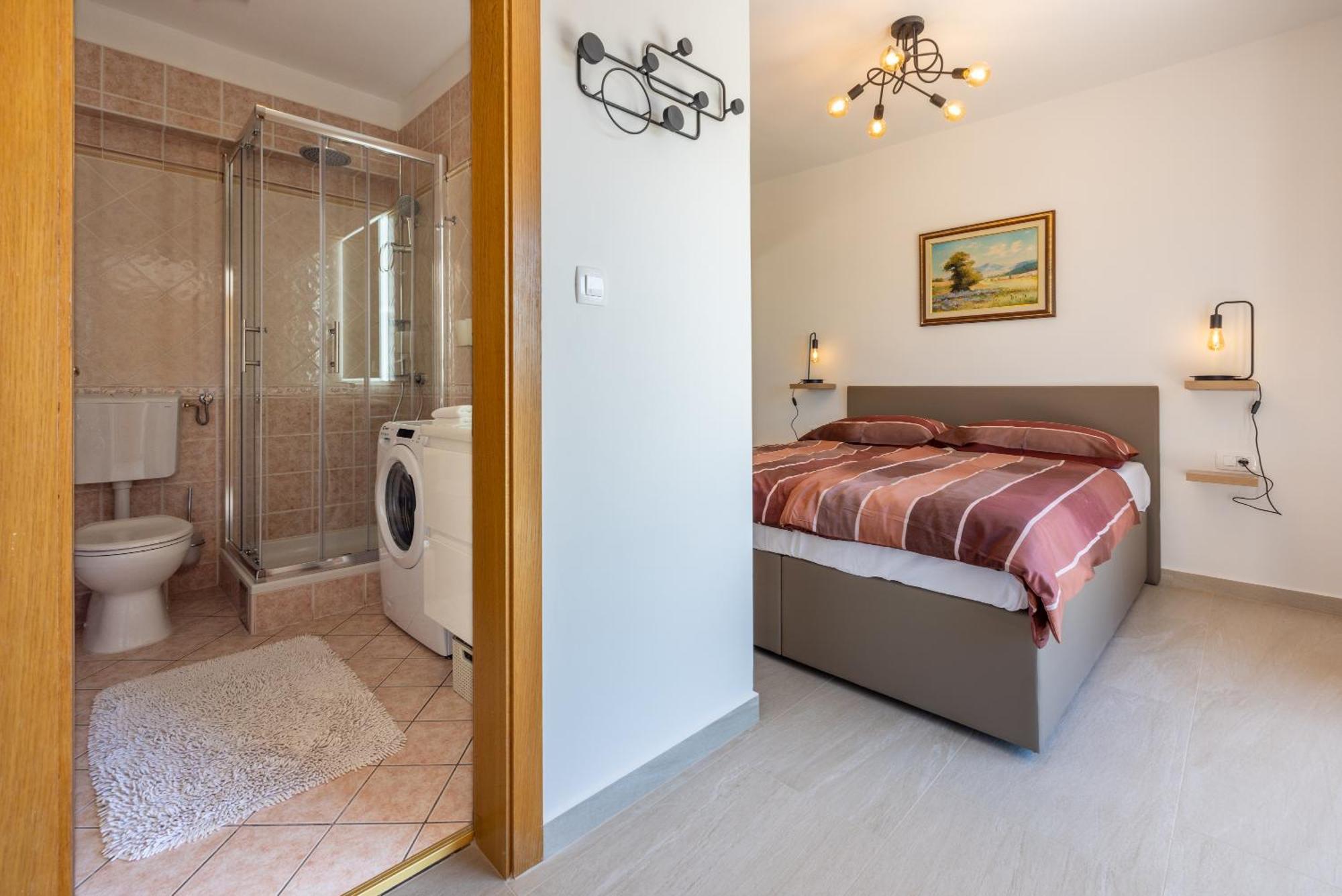 Apartments Domino R ดรามัลย์ ภายนอก รูปภาพ